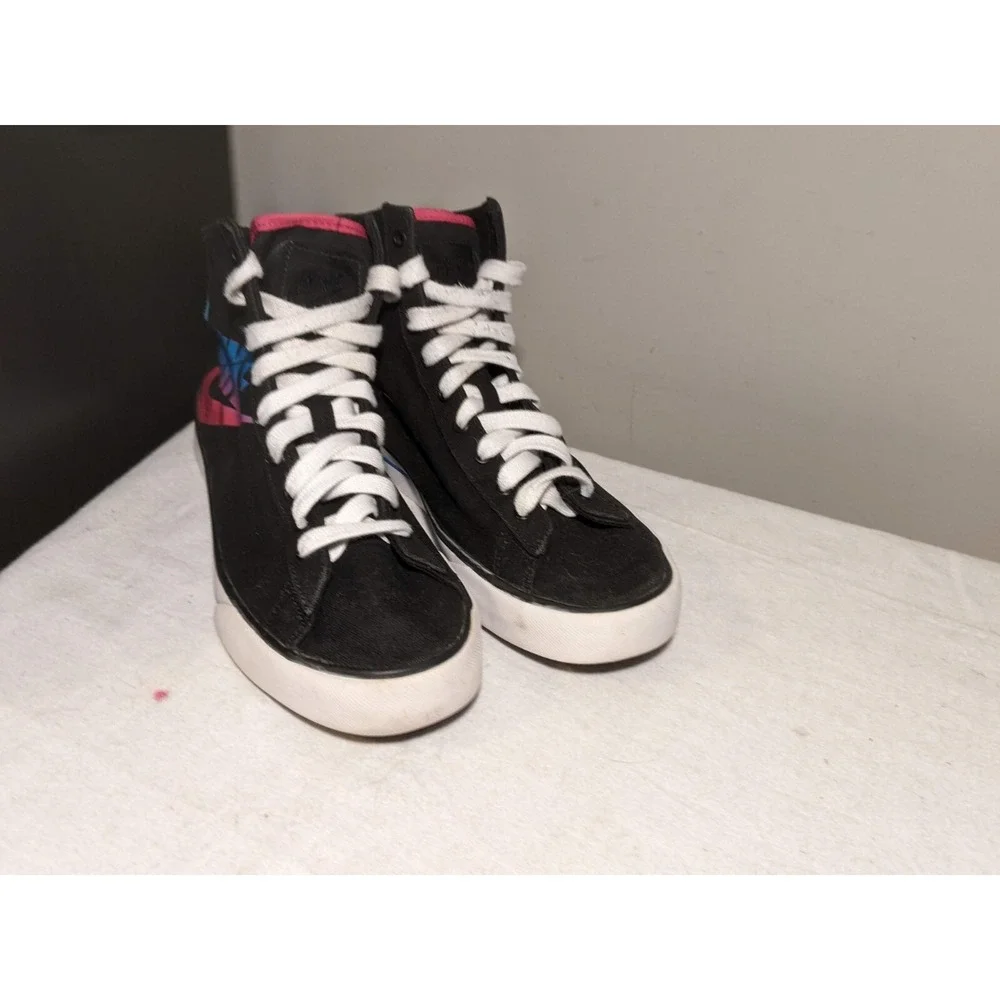 Nike Sweet Classic High Top Sneaker Neon Pink Blue Womens US 8 - Picture 3 of 10